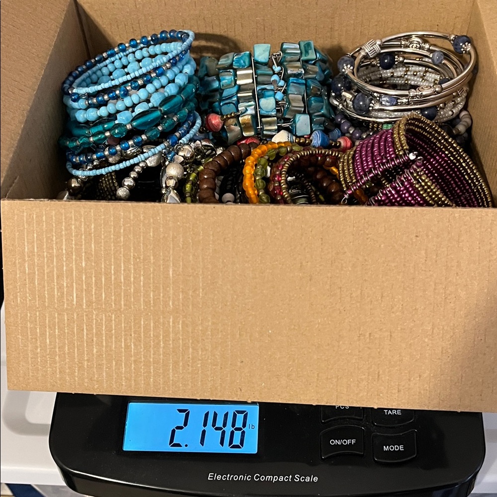 Merry Christmas in August! Lot of 25 memory wire wrap bracelets! Stunning!